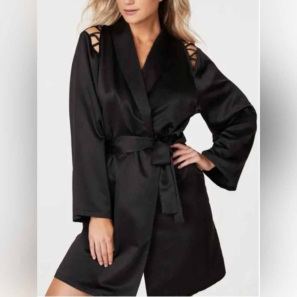 NWT Frederick’s of Holiday Black Satin Lattice Lacing Robe with Self Tie Belt, M